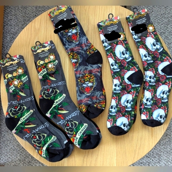 NWT Ed Hardy Cushioned Crew Socks Skulls, Tigers, Roses/Corps Black & Grey Plain - Picture 1 of 15